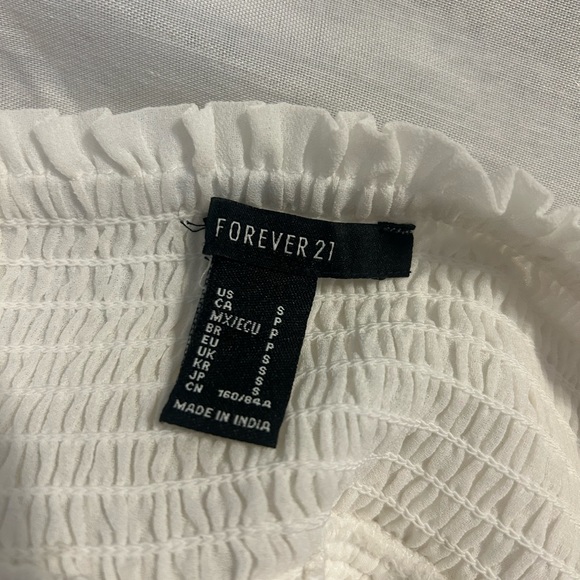 White fluffy skirt - Picture 2 of 2